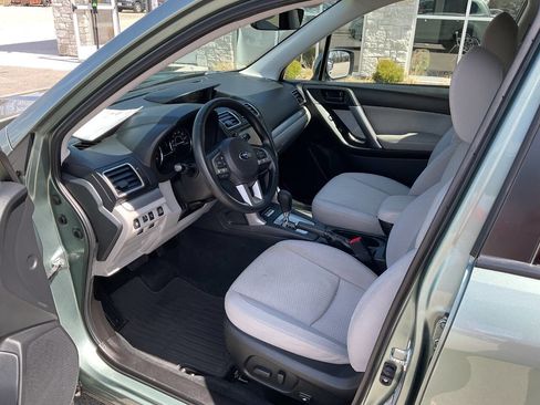 Used 2018 Subaru Forester 2.5i Premium image 14