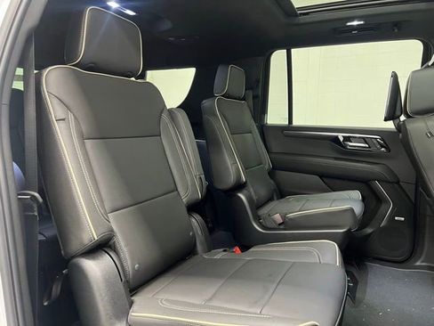 New 2026 Chevrolet Suburban Premier AWD/4WD image 19