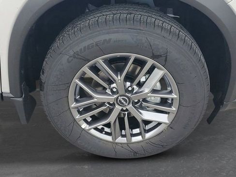 New 2025 Nissan Rogue S image 10