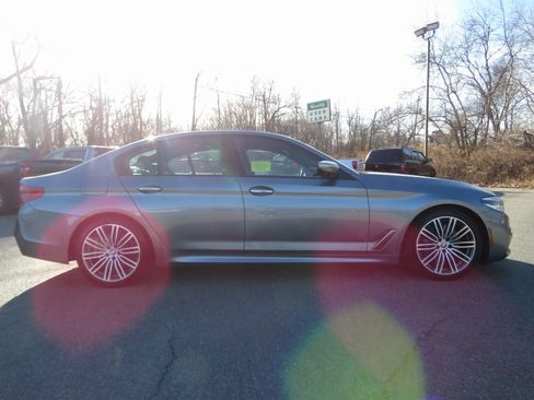 Used 2018 BMW M550i xDrive image 4