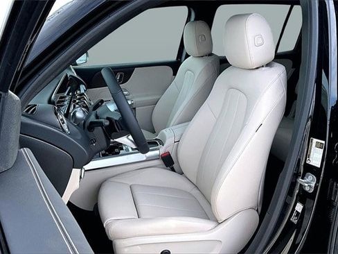 New 2026 Mercedes-Benz GLB 250 4MATIC image 12