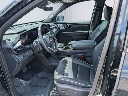 Certified 2025 Buick Enclave Avenir w/ Super Cruise Package FWD image 18