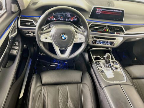Used 2022 BMW 750i xDrive w/ Executive Package AWD/4WD image 24