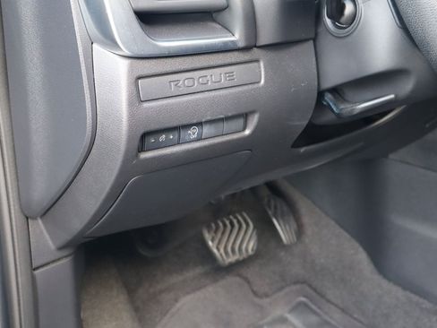 Used 2023 Nissan Rogue S AWD/4WD image 22