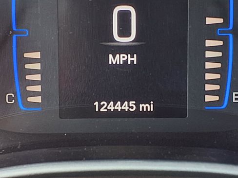 Used 2020 Chrysler Voyager Lxi image 25