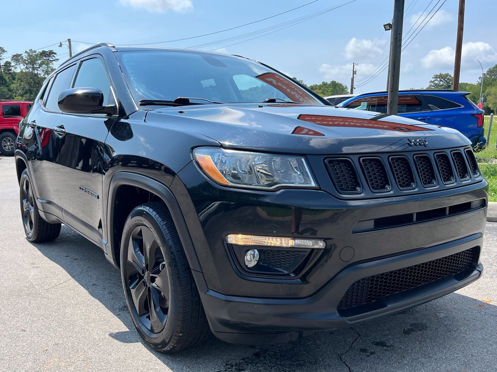 Used 2021 Jeep Compass Latitude FWD image 2