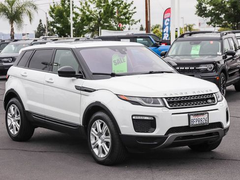 Used 2019 Land Rover Range Rover Evoque SE AWD/4WD image 3
