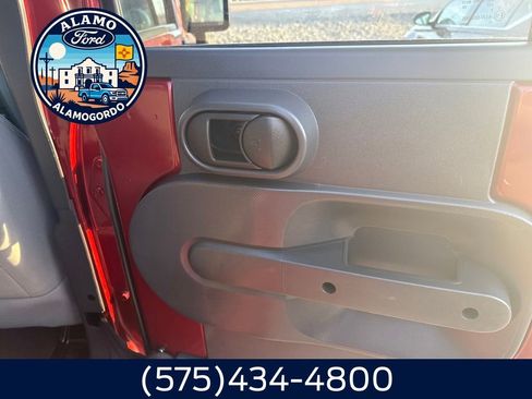 Used 2009 Jeep Wrangler Unlimited Sahara w/ Dual Top Group image 15