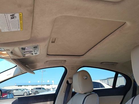 Used 2012 Jaguar XF Portfolio RWD image 18