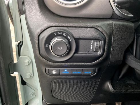 Used 2023 Jeep Wrangler Unlimited Rubicon 4xe image 28