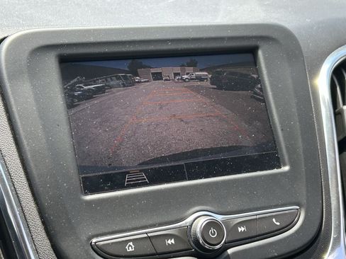 Used 2024 Chevrolet Equinox LT FWD image 8