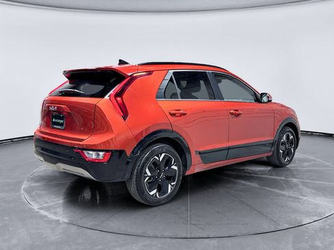 Used 2023 Kia Niro Wind w/ Wind Preserve Package FWD image 3