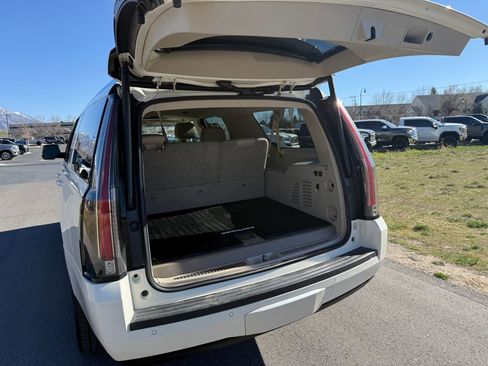 Used 2015 Cadillac Escalade ESV Premium RWD image 13