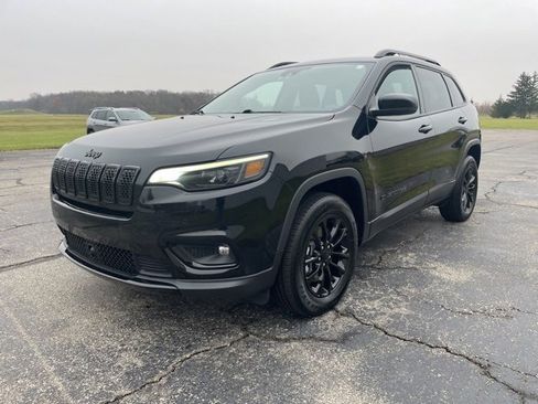 Used 2023 Jeep Cherokee Altitude Lux image 7