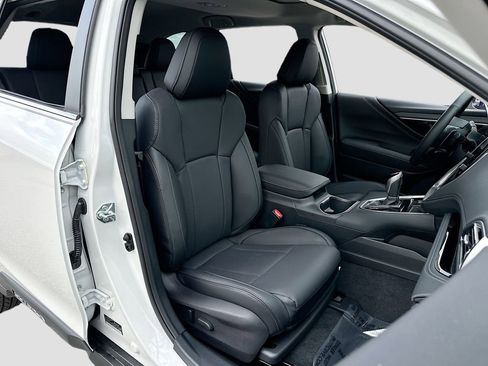 New 2025 Subaru Outback Limited image 30