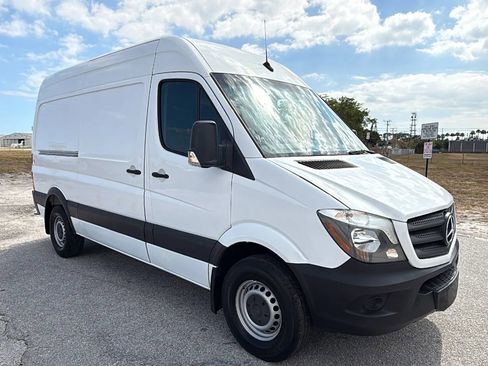 Used 2017 Mercedes-Benz Sprinter 2500 image 9