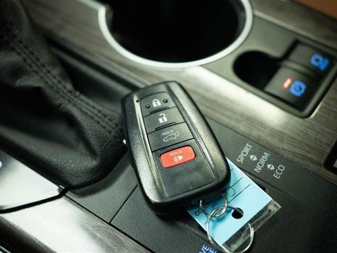 Used 2021 Toyota Highlander Platinum AWD/4WD image 31