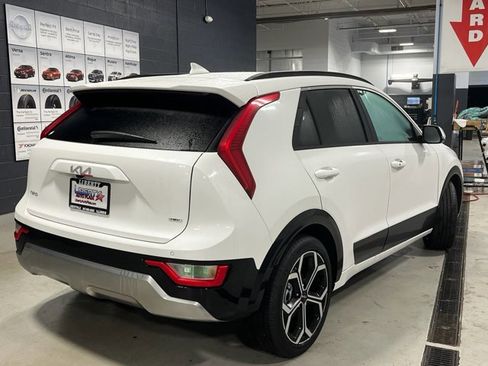 New 2025 Kia Niro EX Touring image 25