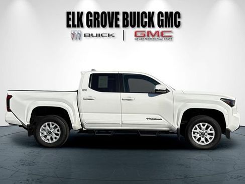 Used 2025 Toyota Tacoma SR5 image 3