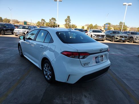 Used 2024 Toyota Corolla LE image 5