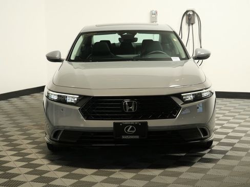 Used 2024 Honda Accord EX-L image 2