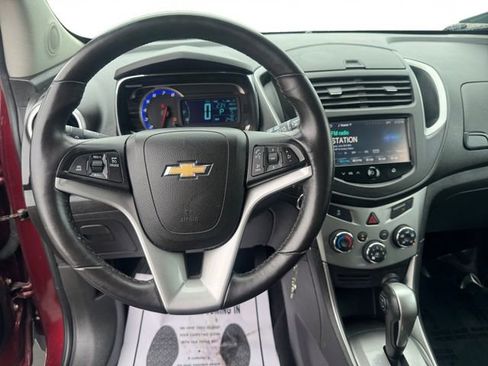 Used 2016 Chevrolet Trax LT w/ LT Convenience Package FWD image 12