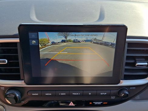 Certified 2025 Hyundai Venue SEL FWD image 18