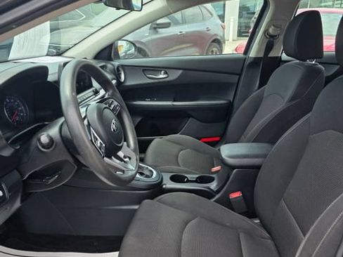 Used 2020 Kia Forte LXS FWD image 13