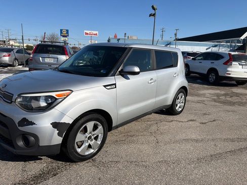 Used 2017 Kia Soul image 2