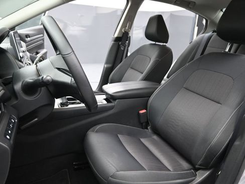 Used 2021 Nissan Altima 2.5 SV w/ SV Premium Package image 15