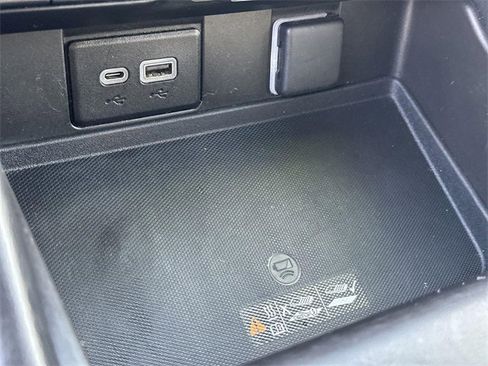 Used 2021 GMC Yukon SLT image 37