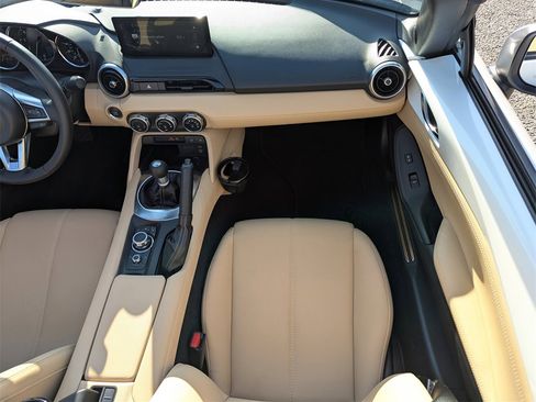 Used 2025 MAZDA MX-5 Miata Grand Touring image 16