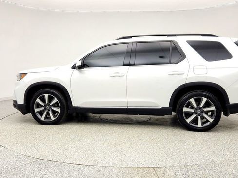 Used 2025 Honda Pilot Touring image 8