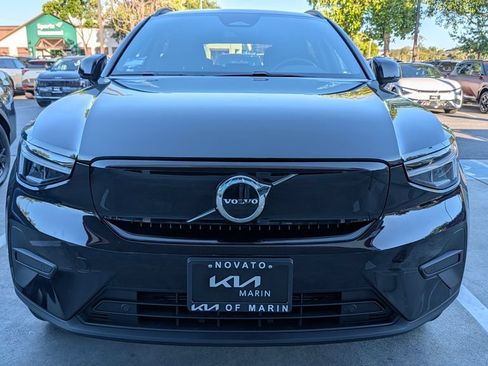Used 2025 Volvo EX40 Core w/ Climate Package AWD/4WD image 11