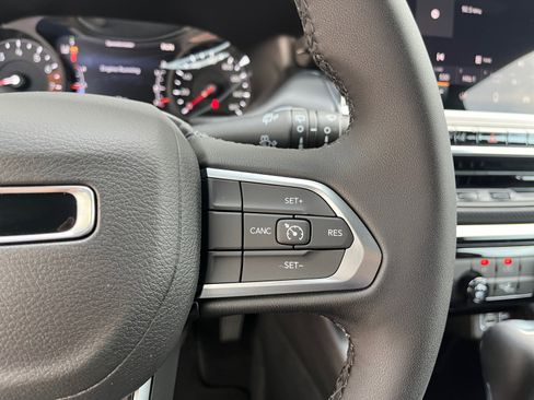 New 2026 Jeep Compass Latitude image 18