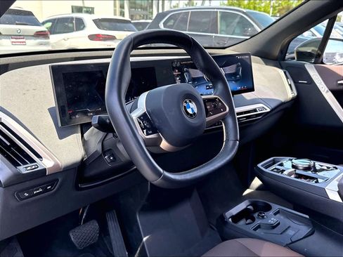 Used 2026 BMW iX xDrive60 AWD/4WD image 18