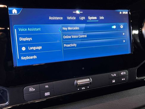 Used 2025 Mercedes-Benz Sprinter 2500 image 38