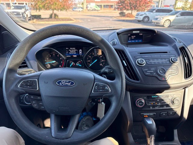 Used 2017 Ford Escape SE AWD/4WD image 3