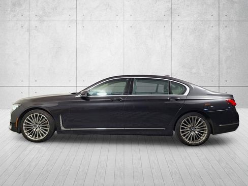 Used 2022 BMW 740i w/ Premium Package RWD image 8
