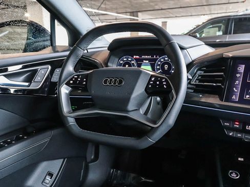 Used 2023 Audi Q4 e-tron Premium Plus image 21