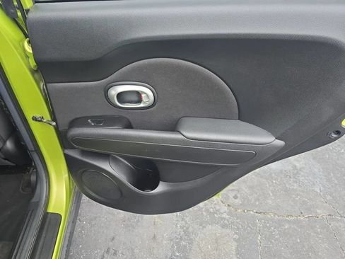Used 2015 Kia Soul FWD image 16