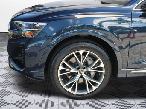 Used 2024 Audi Q8 Premium Plus image 11