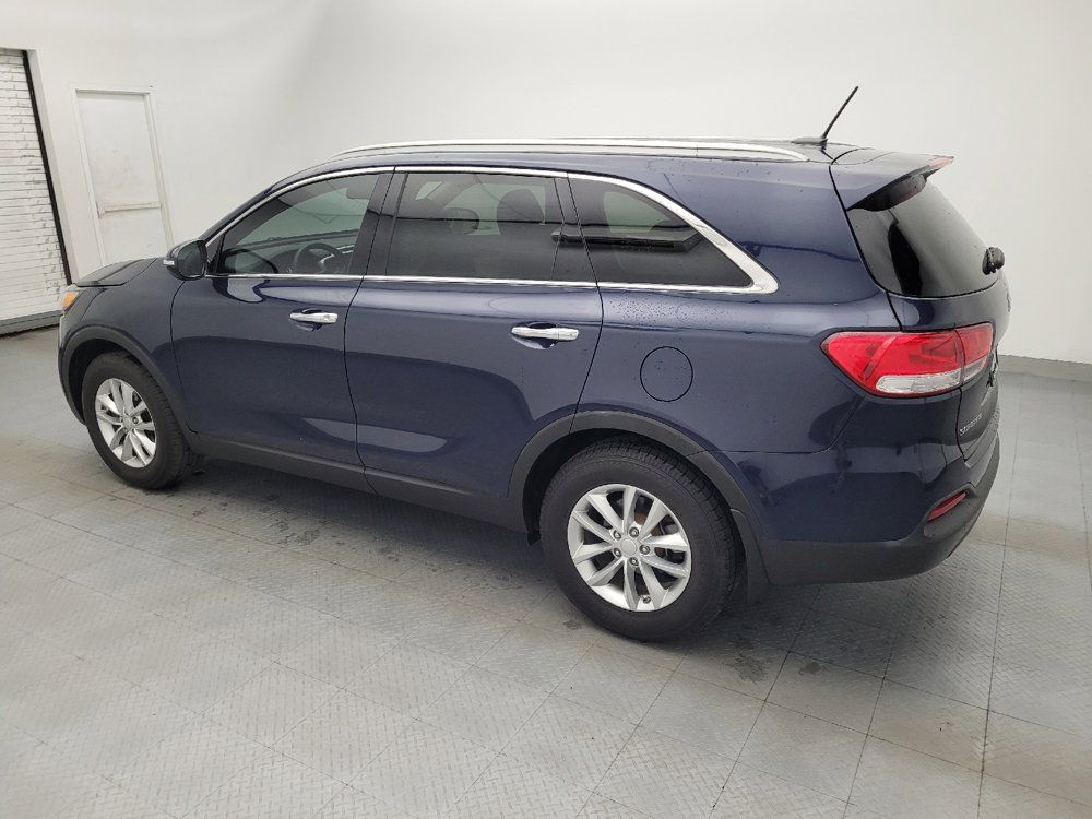 Used 2017 Kia Sorento FWD image 3