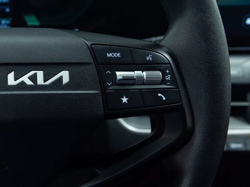 Used 2025 Kia K4 FWD image 15