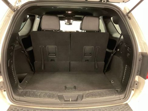 Used 2018 Dodge Durango R/T w/ Blacktop Package AWD/4WD image 9