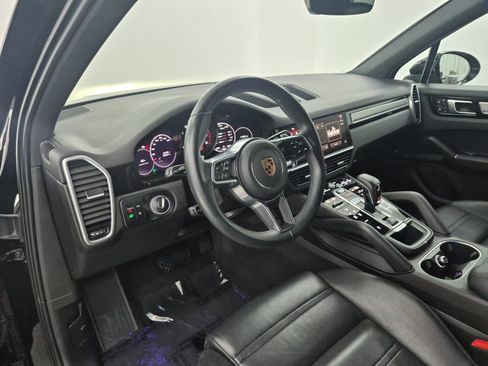 Used 2023 Porsche Cayenne Platinum Edition AWD/4WD image 4
