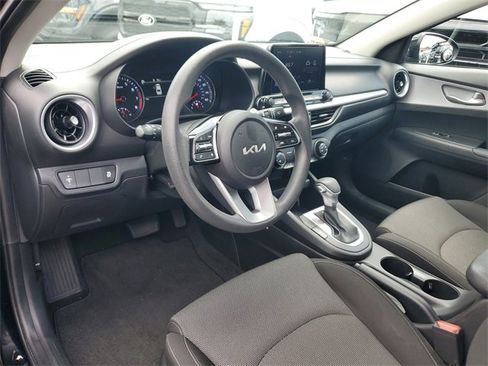 Used 2023 Kia Forte LXS image 9