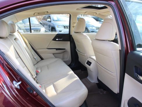 Used 2015 Honda Accord Touring image 28