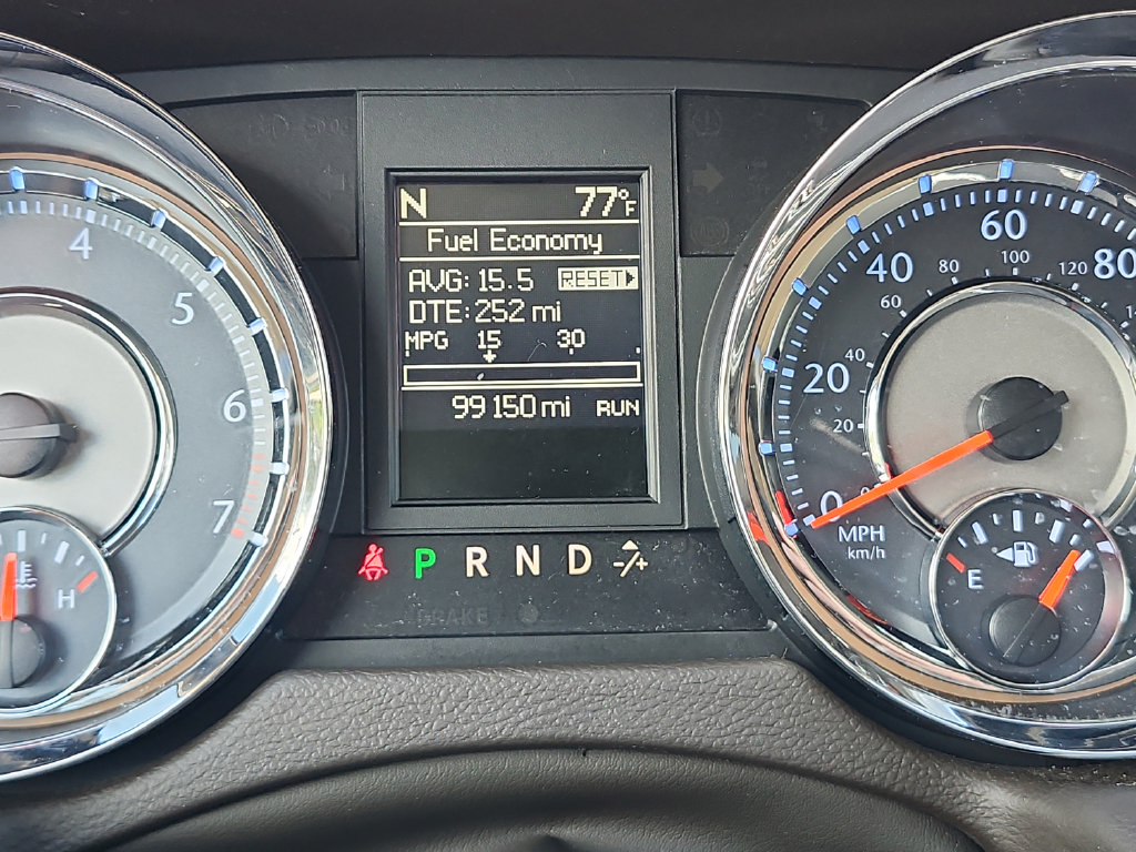 Used 2015 Chrysler Town & Country Touring-L w/ Driver Convenience Group FWD image 31