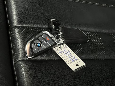 Used 2022 BMW X7 M50i w/ Cold Weather Package image 43